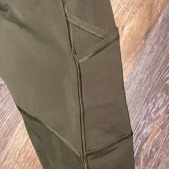 Lululemon Athletica Olive Green 23” Cropped Leggings with Pockets + Mesh Detail - Picture 5 of 6